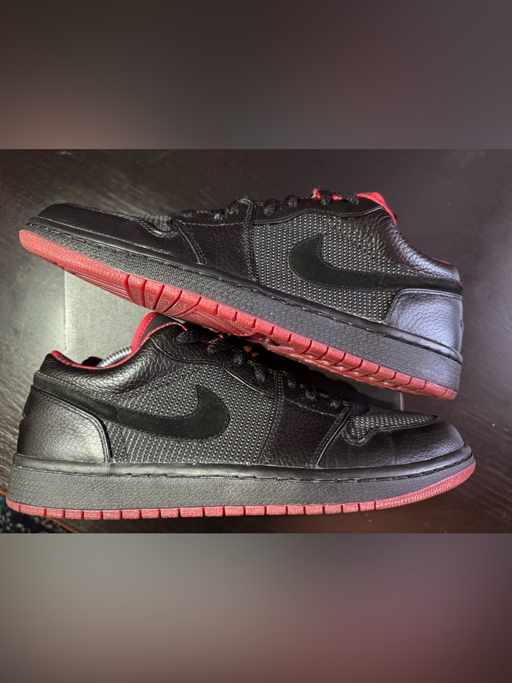 Jordan 1 Retro Low ‘Black Silver Red’ Size 10M/11.5W. Great Condition - Picture 5 of 13